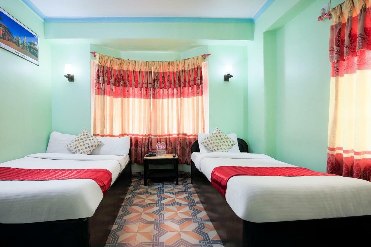 Hotel Rudrakshya Похара Екстериор снимка