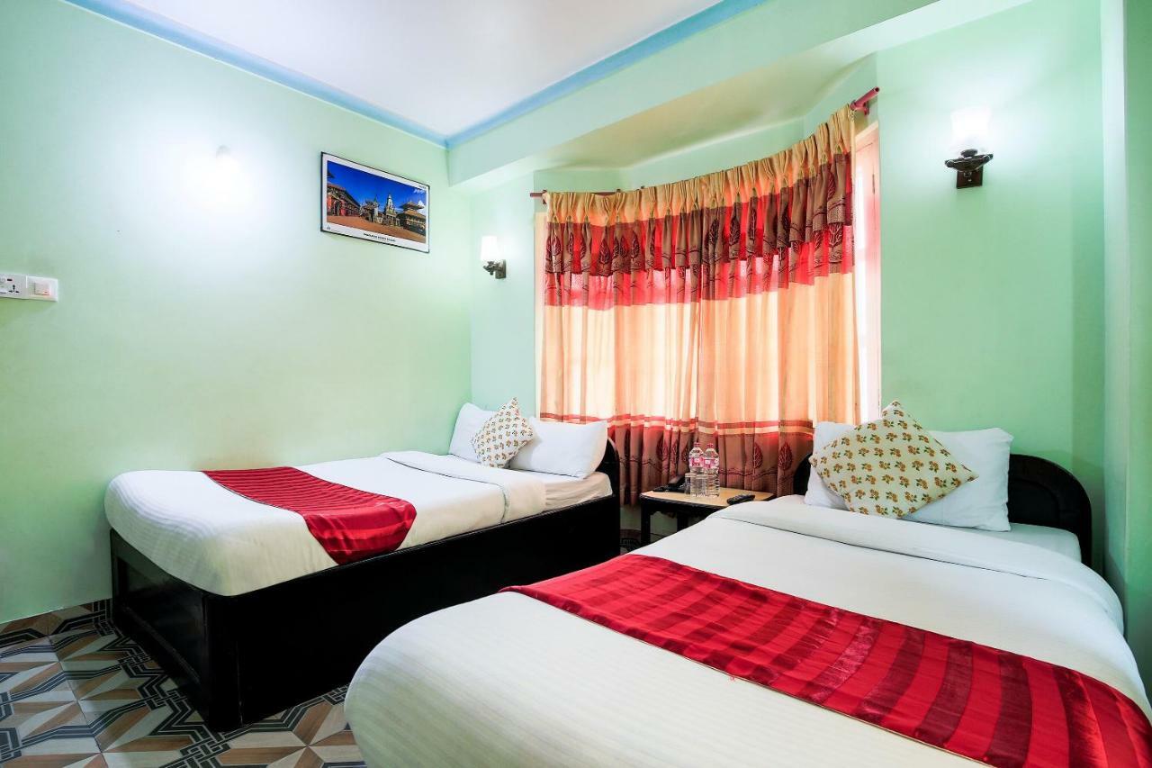 Hotel Rudrakshya Похара Екстериор снимка