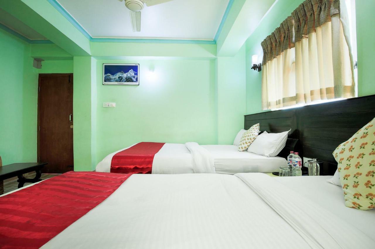 Hotel Rudrakshya Похара Екстериор снимка